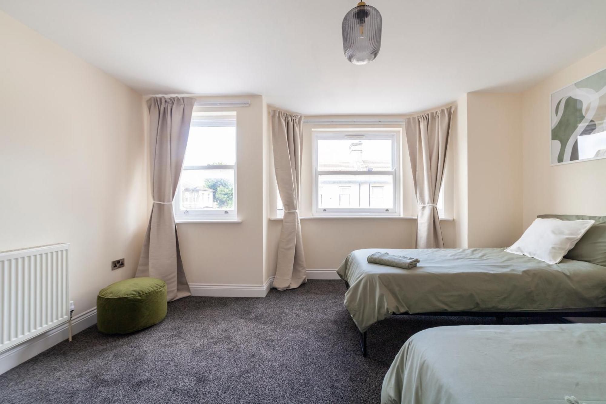 Arte Stays Serviced Houses Stratford - 3 Bedrooms 2 Bathrooms Houses London, Stratford, Maryland, Free Parking, Garden, Weekly Or Monthly Stays - Up To 8 Guests Ngoại thất bức ảnh