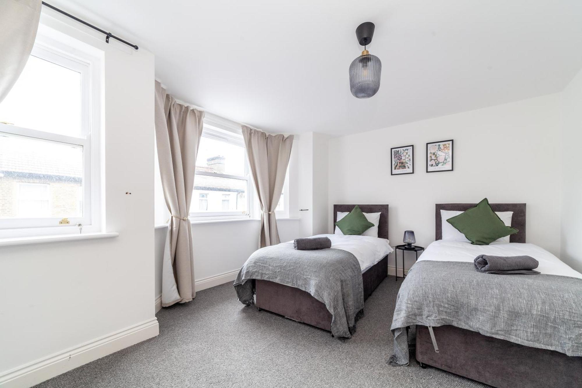 Arte Stays Serviced Houses Stratford - 3 Bedrooms 2 Bathrooms Houses London, Stratford, Maryland, Free Parking, Garden, Weekly Or Monthly Stays - Up To 8 Guests Ngoại thất bức ảnh