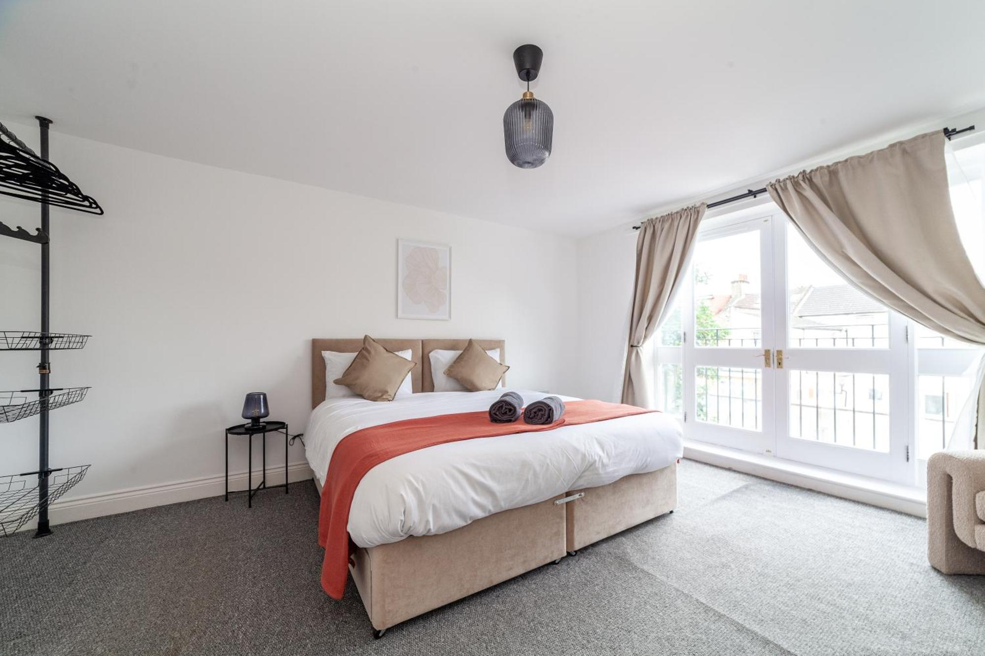Arte Stays Serviced Houses Stratford - 3 Bedrooms 2 Bathrooms Houses London, Stratford, Maryland, Free Parking, Garden, Weekly Or Monthly Stays - Up To 8 Guests Ngoại thất bức ảnh