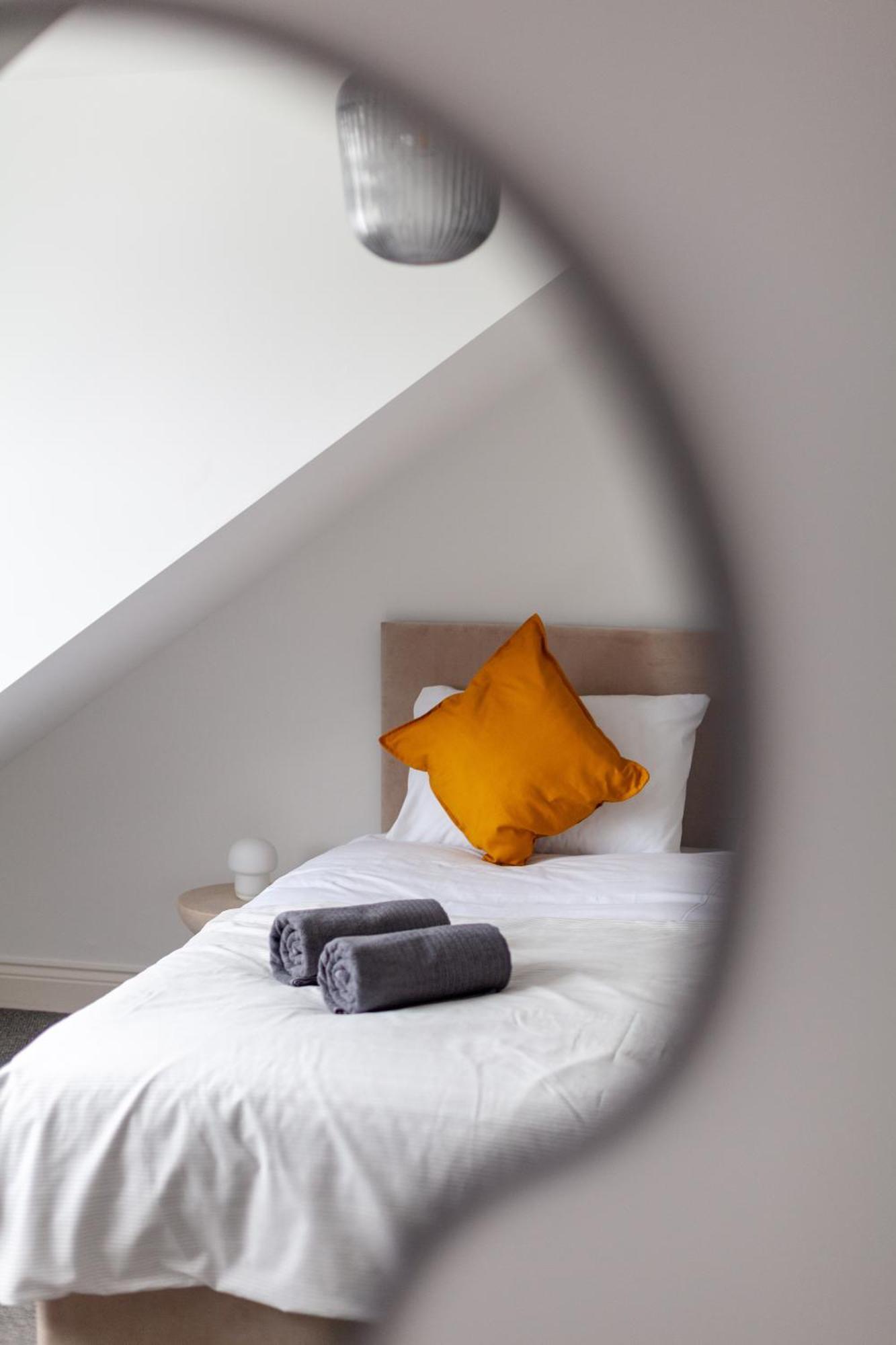 Arte Stays Serviced Houses Stratford - 3 Bedrooms 2 Bathrooms Houses London, Stratford, Maryland, Free Parking, Garden, Weekly Or Monthly Stays - Up To 8 Guests Ngoại thất bức ảnh