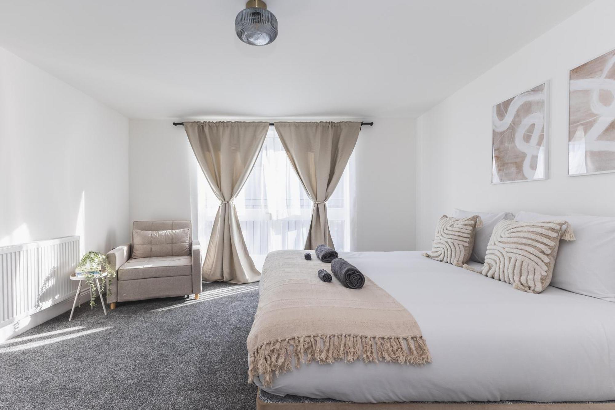 Arte Stays Serviced Houses Stratford - 3 Bedrooms 2 Bathrooms Houses London, Stratford, Maryland, Free Parking, Garden, Weekly Or Monthly Stays - Up To 8 Guests Ngoại thất bức ảnh