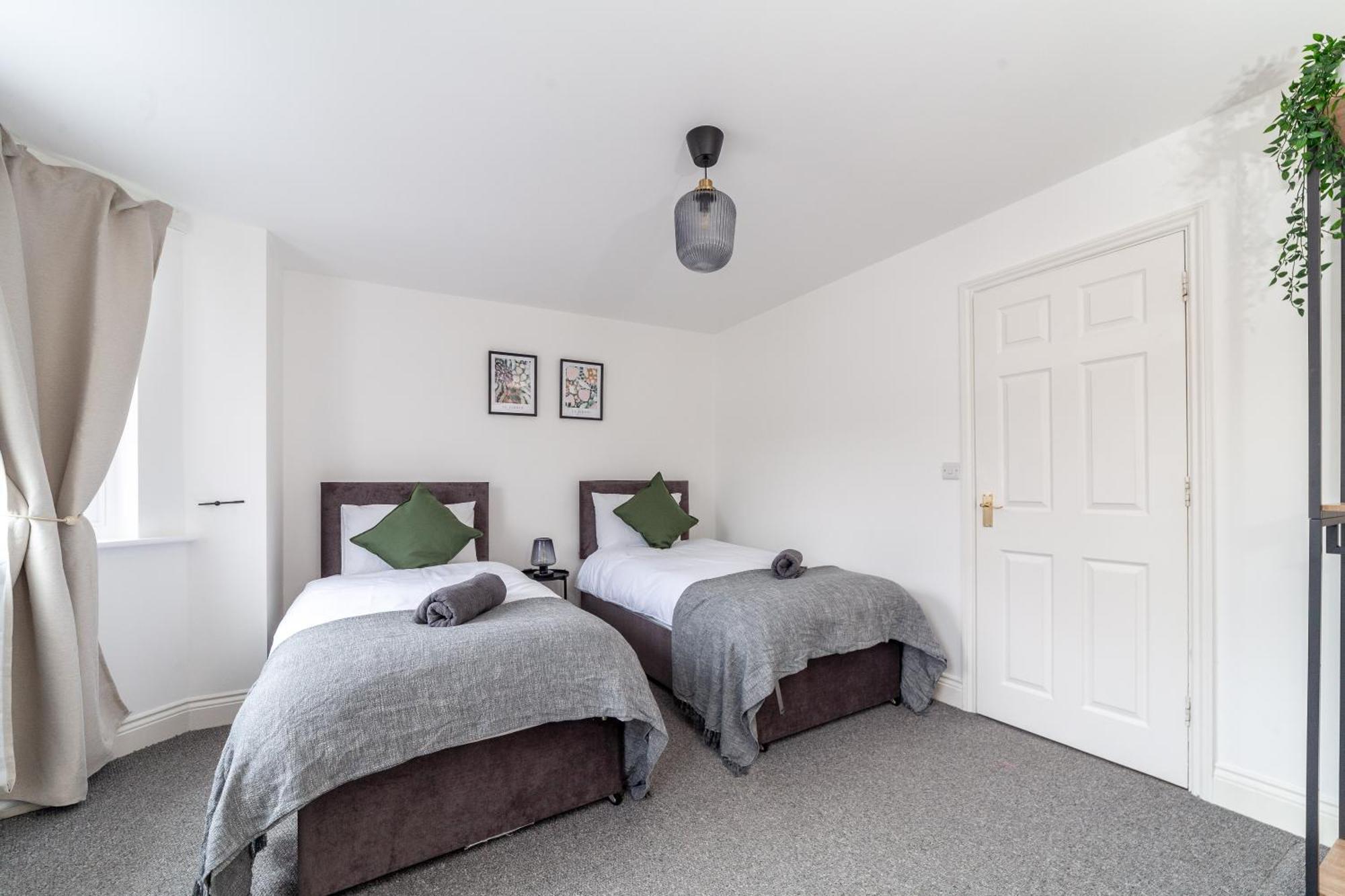 Arte Stays Serviced Houses Stratford - 3 Bedrooms 2 Bathrooms Houses London, Stratford, Maryland, Free Parking, Garden, Weekly Or Monthly Stays - Up To 8 Guests Ngoại thất bức ảnh